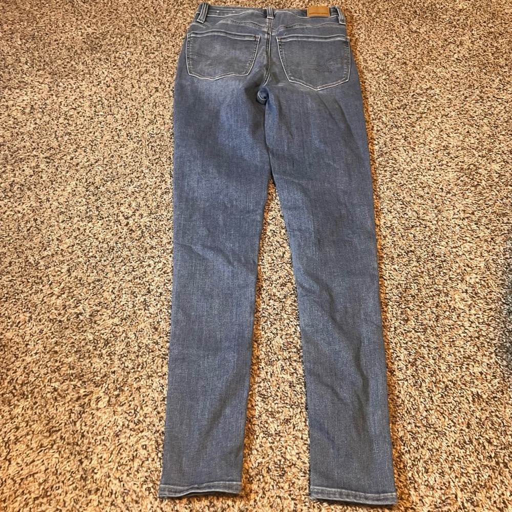 American Eagle Super High-Rise Jeggings Size 4 Long Blue Wash Denim Jeans‎ - Picture 8 of 9